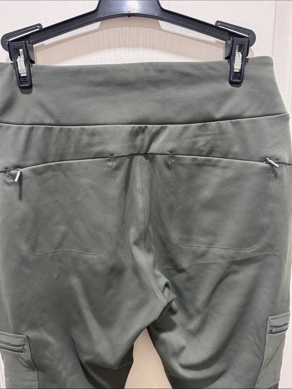 Athleta Headlands Hybrid Cargo Pants Olive Green Women’s Size 8 Travel